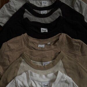 TNA Cropped T-Shirt Bundle (6)